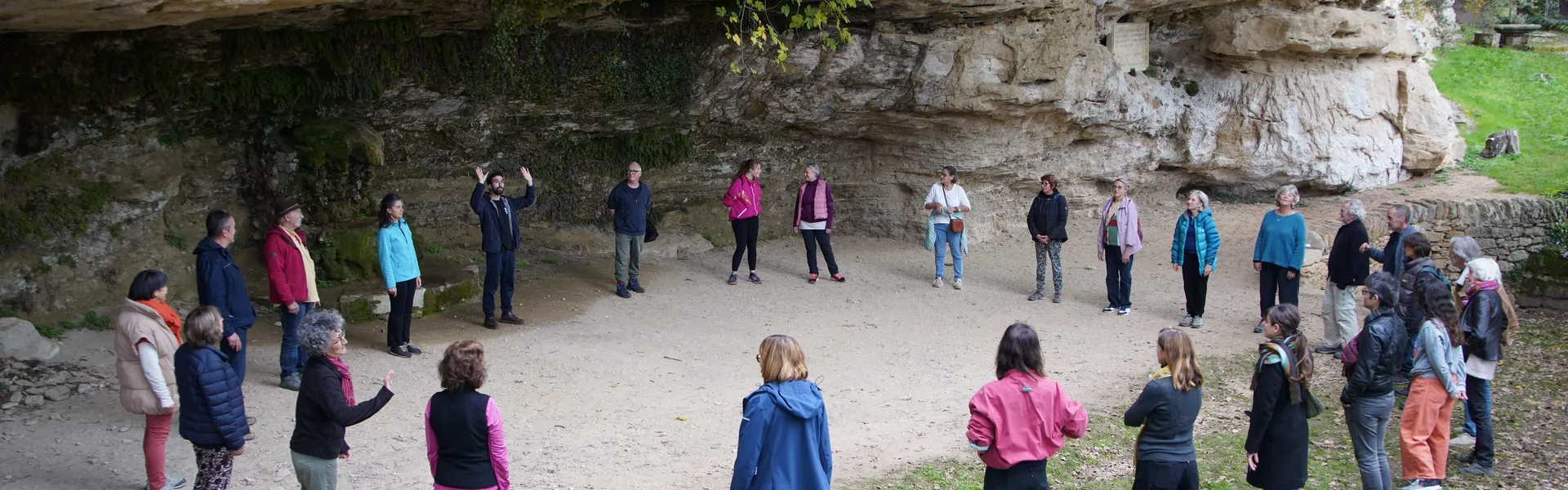 Marche et Voyage des Sens du 9 novembre à Grignan (26) Entre performance In situ - danse en nature - méditation